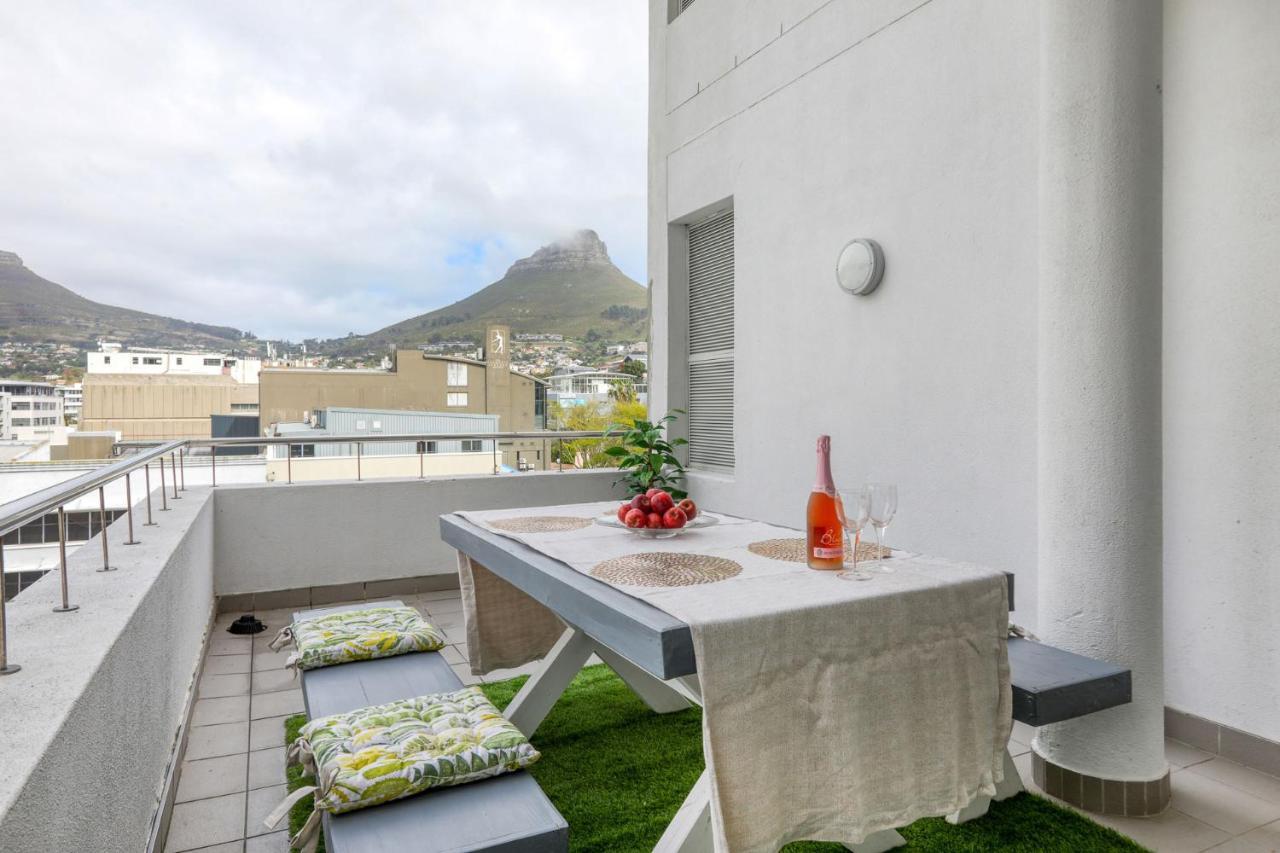 Backup-Powered Classic Luxury Apartment Cape Town Exterior photo